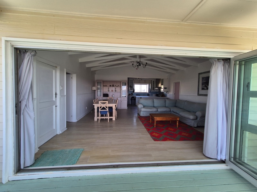 To Let 2 Bedroom Property for Rent in Pringle Bay Western Cape